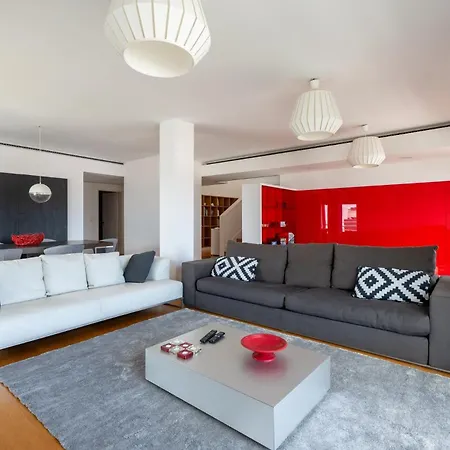 Sealine Loft | Center *
