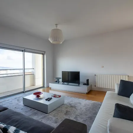 Sealine Loft | Center *
