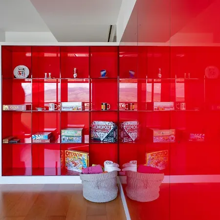 Sealine Loft | Center