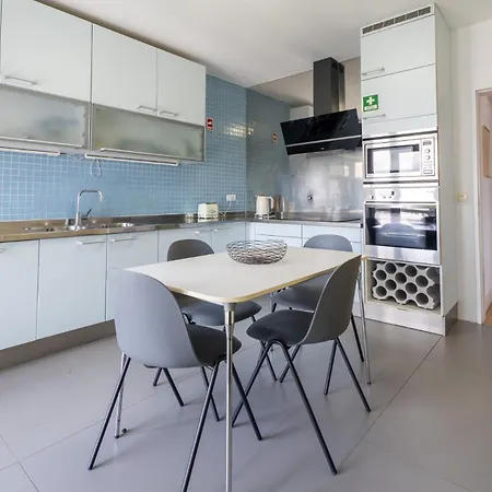 Sealine Loft | Center *